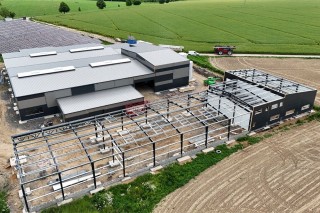 Průběh výstavby hal