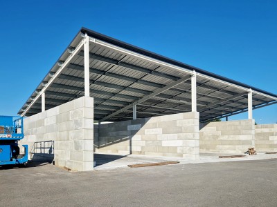 Skladovací kóje v Pelhřimově: 480 m² pod ocelovým zastřešením