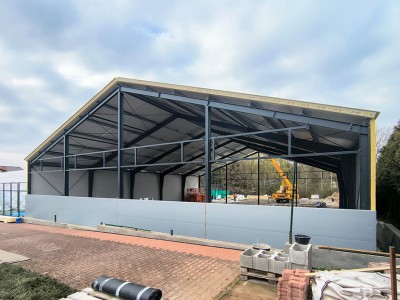 Realizujeme montovanou halu pro padel: moderní sportovní zázemí pro rychle rostoucí trend