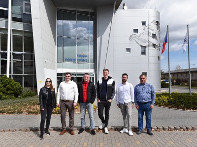 Návštěvy dodavatelů a odborné workshopy