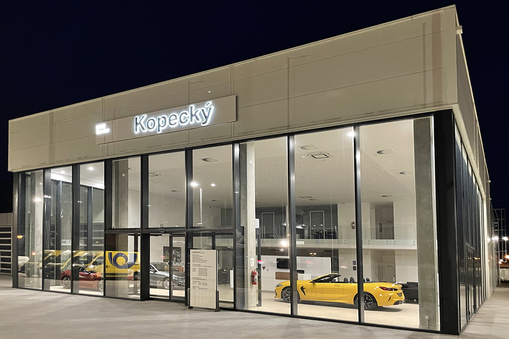 Luxusní autosalon Peugeot